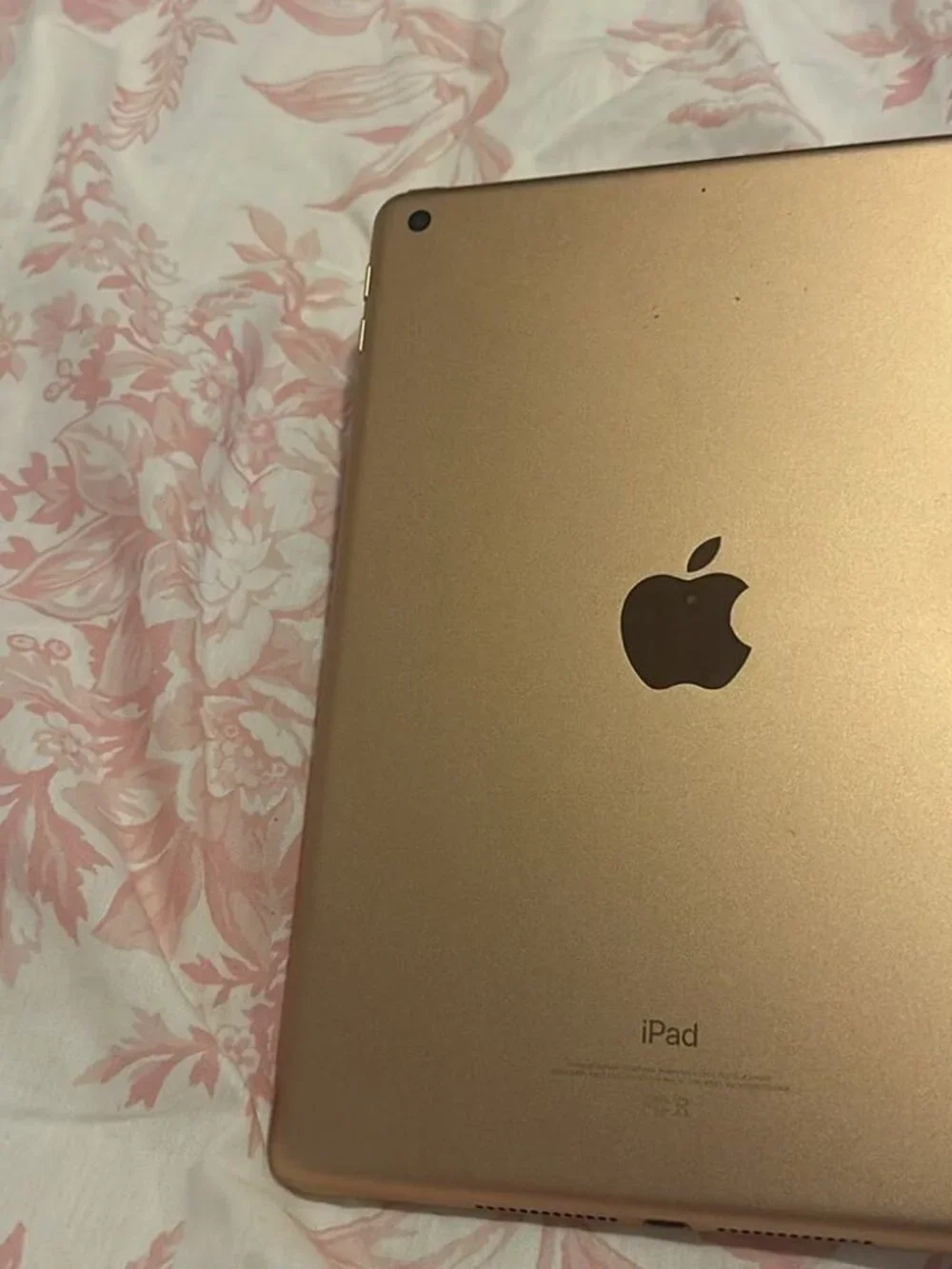 Used iPad 6th Generation Rose Gold 32 GB